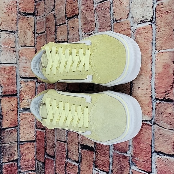 VANS LEATHER LOWTOPS, WOMANS SIZE 6.5 EUC - Picture 2 of 11